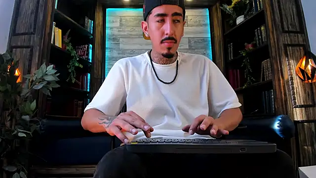 Donovan_Desmond Pertunjukan Webcam