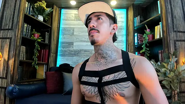 Show modela Donovan_Desmond na web-kameri