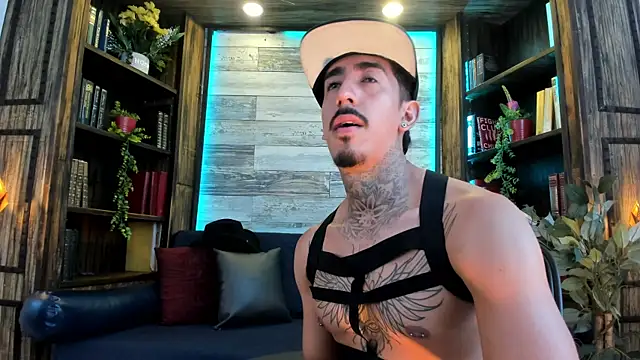 Donovan_Desmond Show Webcam