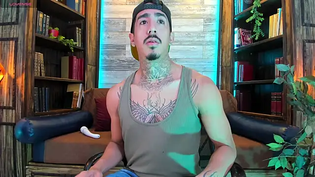Donovan_Desmond Show in webcam