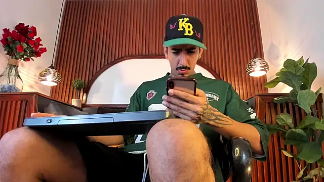 Show modela Donovan_Desmond na web-kameri