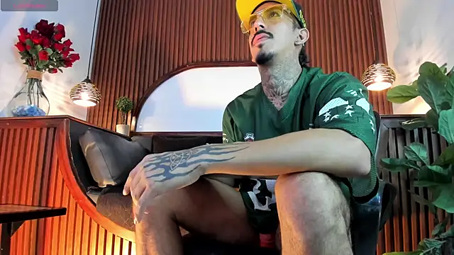 Donovan_Desmond Webcam Show