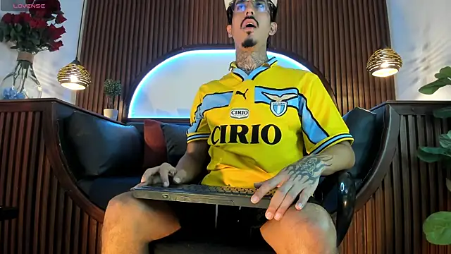 Show modela Donovan_Desmond na web-kameri