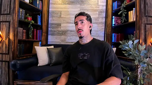 Donovan_Desmond Webcam-Show