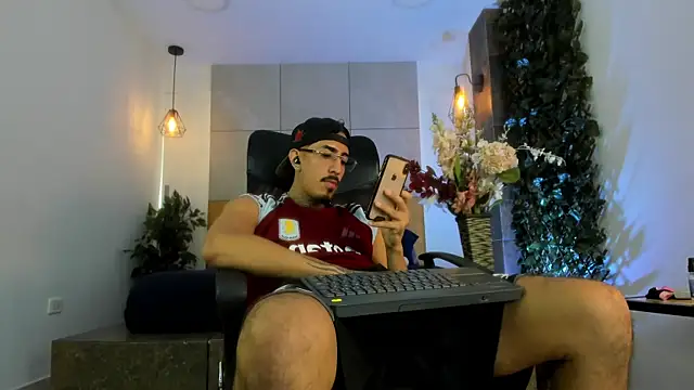 แชท XXX สดของ Donovan_Desmond