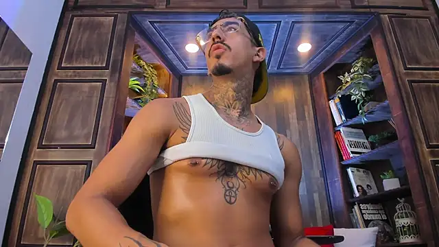 Donovan_Desmond Webcamshow