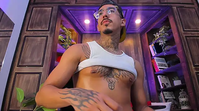 Donovan_Desmond Webcam Show