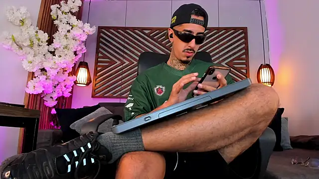 Donovan_Desmondn Webbikameraesitys