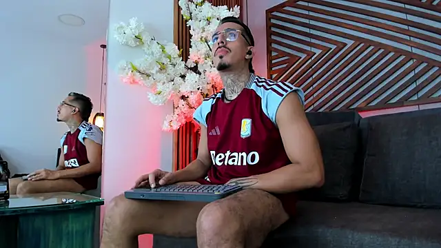 Donovan_Desmond Webcam-Show
