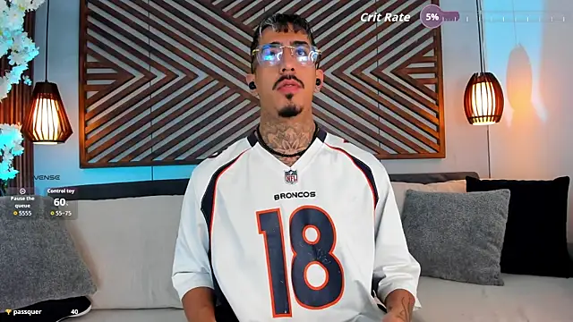 Donovan_Desmond's Webcam Show