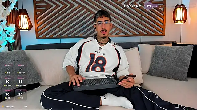 Donovan_Desmond Show Webcam