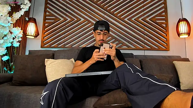 Donovan_Desmond webkamerás műsora