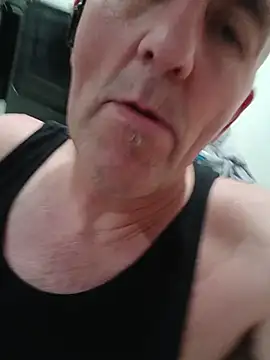 Show modela Smoothsilkcock na web-kameri