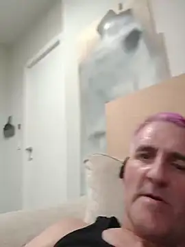 Show modela Smoothsilkcock na web-kameri
