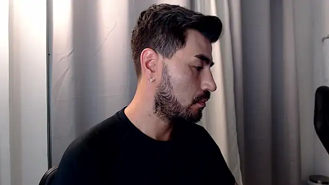 ThomassBrooks Show in webcam