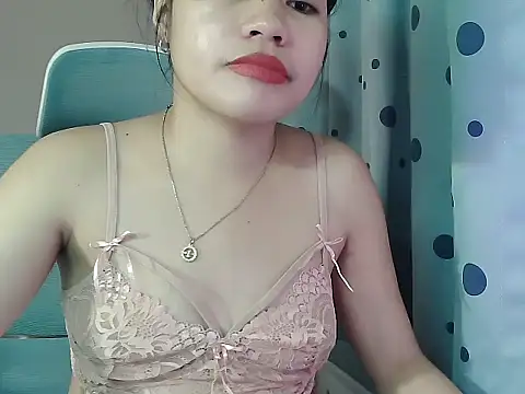 sexyhottypinay Adlı Modelin Canlı XXX Sohbeti
