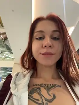 RosieSecret: διαδικτυακό σόου στην κάμερα
