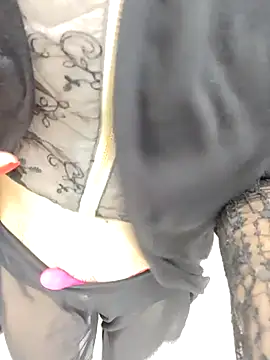 pink-mai's Webcam Show