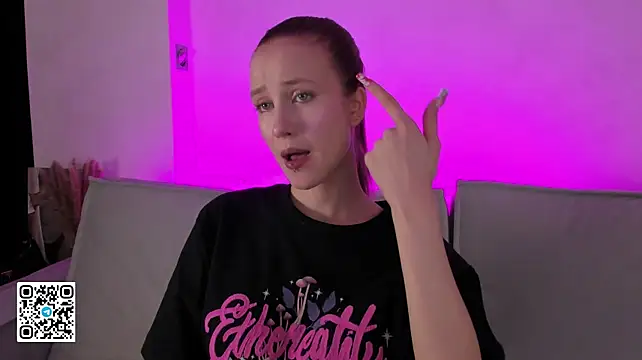 Anellyball Adlı Modelin Canlı XXX Sohbeti