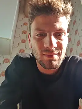 maxim27070 Show in webcam