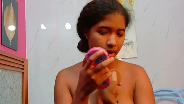 shyblacksweetiee's Live XXX Chat