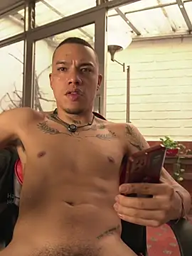 AlphaMasterXxx Webcam Show