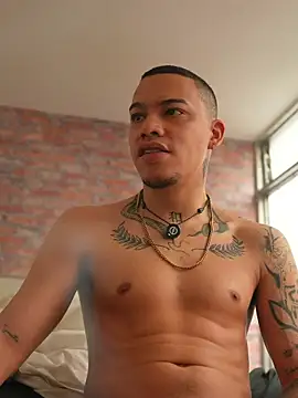 AlphaMasterXxx Show in webcam