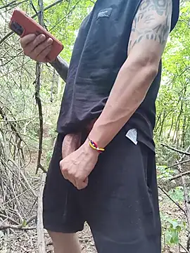 AlphaMasterXxx Show in webcam