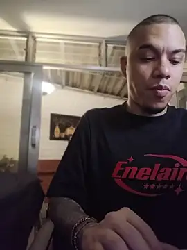 AlphaMasterXxx 网络视讯表演