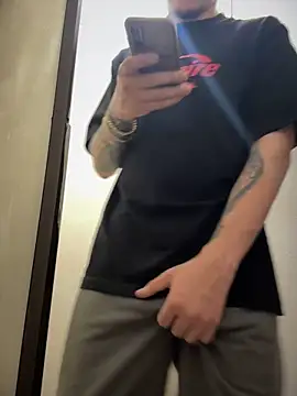 הופעת וובקאם של AlphaMasterXxx