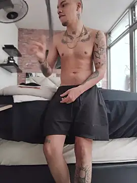 AlphaMasterXxx webcam show