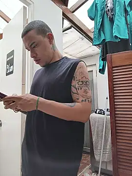 AlphaMasterXxx Webcam-Show