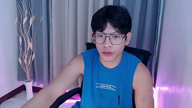 pinkcock_froi2305 网络视讯表演