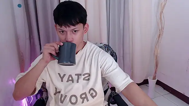 pinkcock_froi2305 网络视讯表演