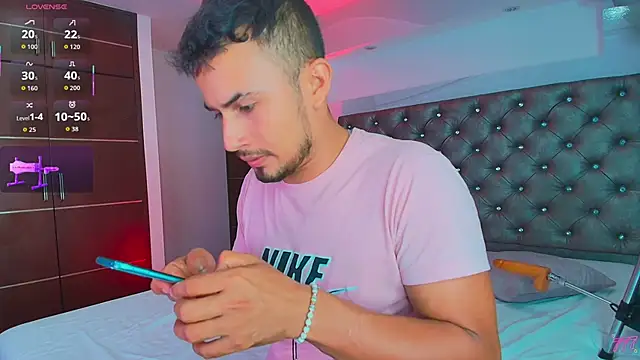 Show de Valentiinoss na webcam