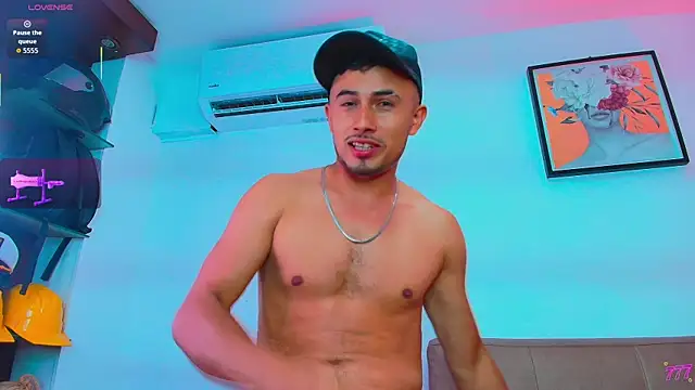 عرض كام Valentiinoss