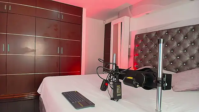 Valentiinoss Show in webcam