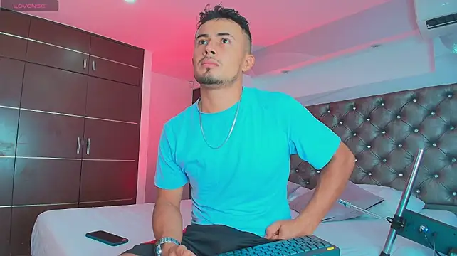 Show de Valentiinoss na webcam