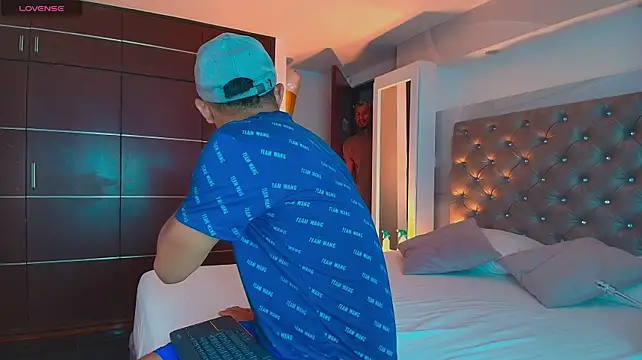 Valentiinoss Pertunjukan Webcam