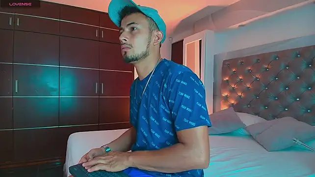 Valentiinoss Show in webcam