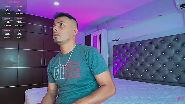 Show de Valentiinoss na webcam