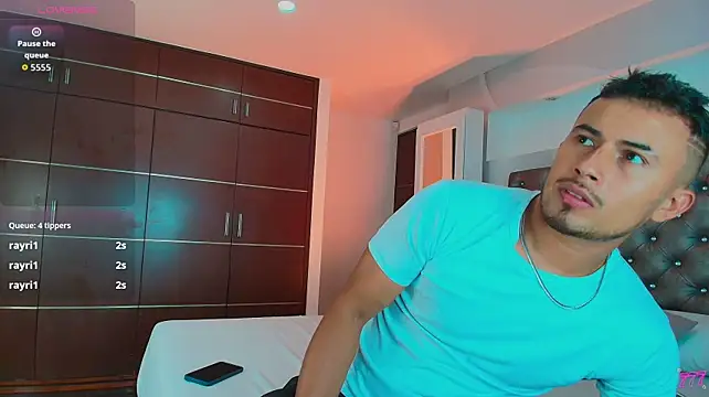 Show de Valentiinoss na webcam