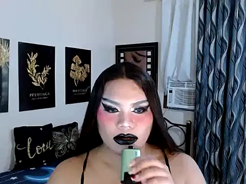 TSbrianaHugeCock's Webcam Show