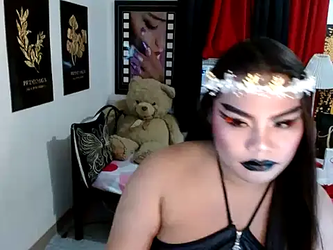 TSbrianaHugeCock Show in webcam