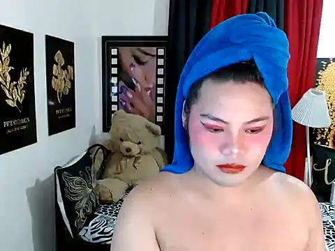 TSbrianaHugeCock 网络视讯表演