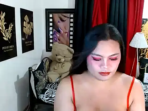 הופעת  וובקאם של TSbrianaHugeCock