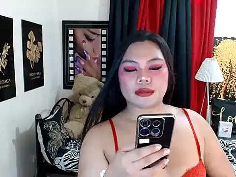 TSbrianaHugeCock 在線直播表演