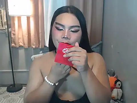 TSbrianaHugeCock ওয়েবক্যাম শো