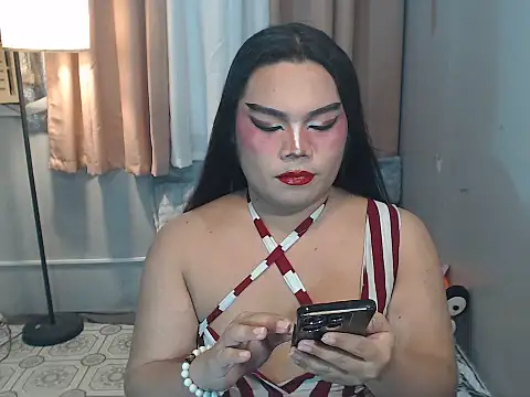 TSbrianaHugeCock Show in webcam