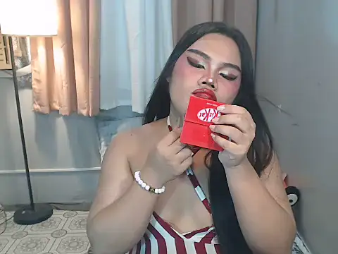 TSbrianaHugeCock Adlı Modelin Web Kamerası Şovu